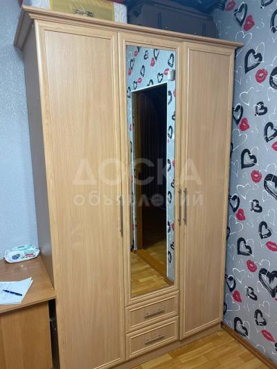 СРОЧНО ПРОДАЮ ШКАФ