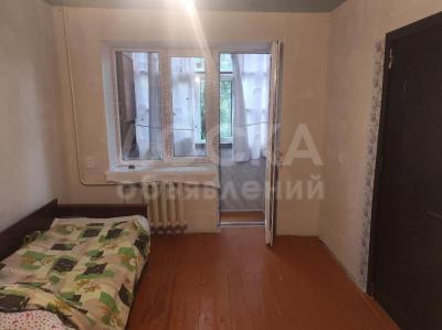 Продаю 2-комнатную квартиру, 40кв. м., этаж - 2/4, Жумабека 305.