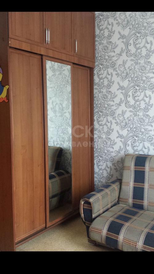 Продаю квартиру 3-ком., 62кв. м., этаж - 4/9, 7мкр.