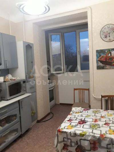 Продаю 4-комнатную квартиру, 103кв. м., этаж - 4/5, ул.Коенкозова х ул.Токтогула, сквер им.Т.Молдо