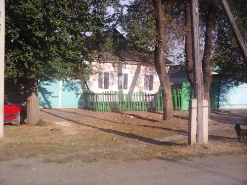 Продаю дом 4-ком., 60кв. м., этаж-1, 12-сот., стена кирпич, Советская 96 .