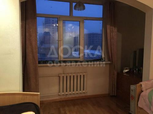 Продаю квартиру 2-ком., 68кв. м., этаж - 2/9, Ажибек Баатыра.