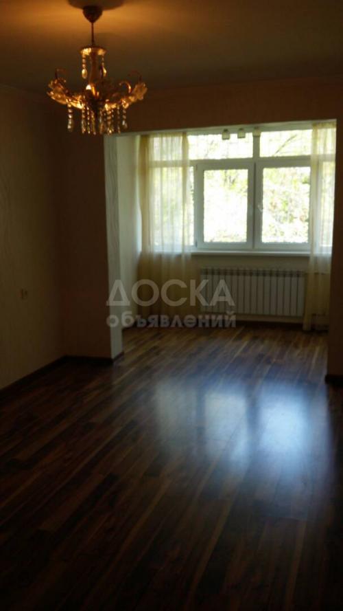 Продаю квартиру 2-ком., 50кв. м., этаж - 3/4, 6 мкр.