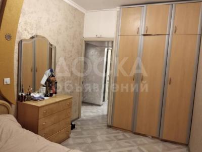 Продаю 3-комнатную квартиру, 78кв. м., этаж - 1/9, средний Джал.