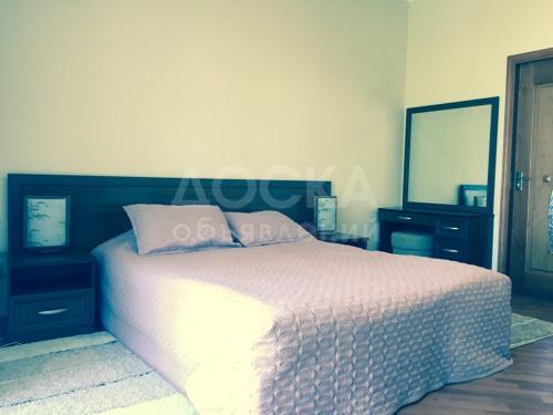 Продаю коттедж, 3-ком., 117кв. м., этаж-1, 5-сот., стена кирпич, Бишкек,