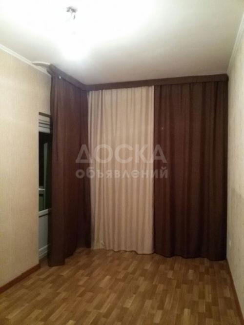 Продаю квартиру 1-ком., 45кв. м., этаж - 2/1, Бишкек.