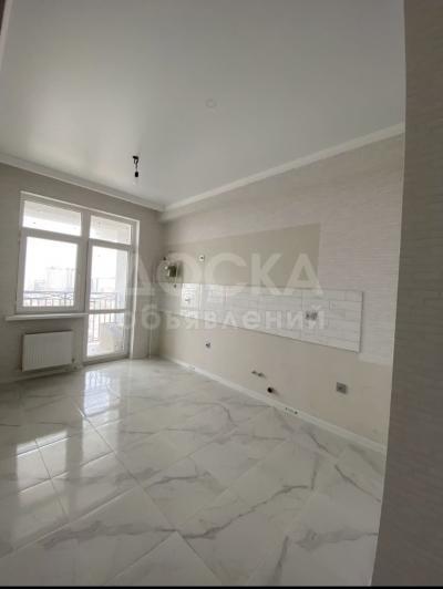 Продаю 1-комнатную квартиру, 44кв. м., этаж - 9/9, Мкр.Кок-Жар улица Алматинка/Ахунбаева .