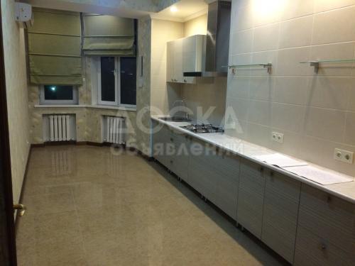 Продаю квартиру 115кв. м., этаж - 5/10, ул. Табышалиева, 59 (за Филармонией).