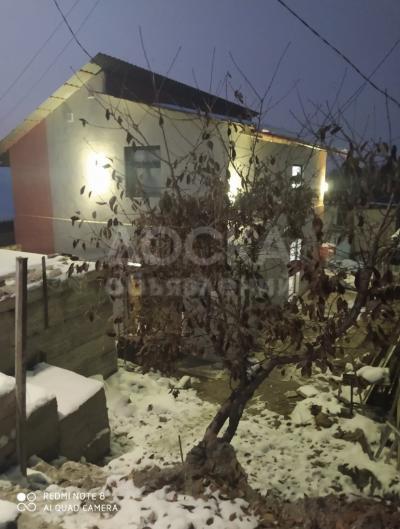 Продаю дом 5-ком. 100кв. м., этаж-2, 5-сот., стена кирпич, Иманалиева 122.