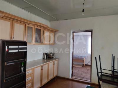 Продаю дом 6-ком. 100кв. м., этаж-2, 6-сот., стена кирпич, ПМК.