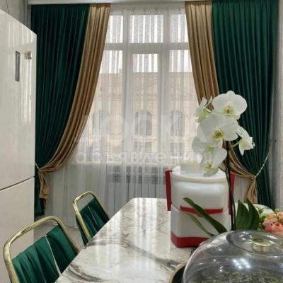 Продаю 1-комнатную квартиру, 45кв. м., этаж - 8/10, асанбай.