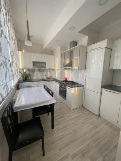 Продаю 2-комнатную квартиру, 78кв. м., этаж - 7/10, 5 мкр.