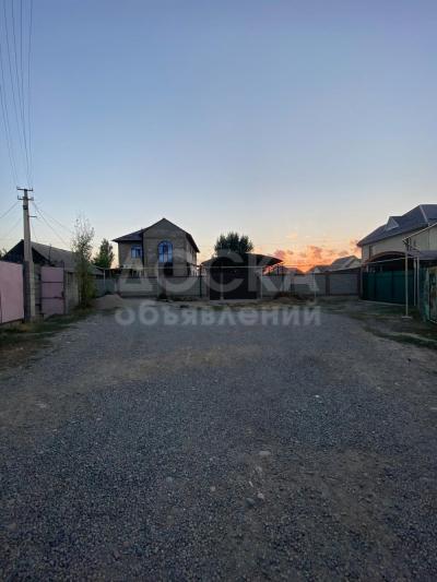 Продаю дом 5-ком. 120 кв мкв. м., этаж-1, 5-сот., стена кирпич, Ж/м Ак-Орго .