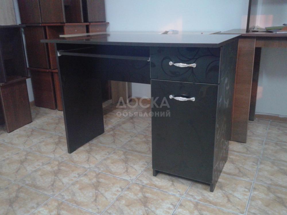 компьютерные столы по3500 с. Новые!