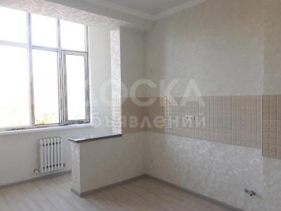 Продаю 1-комнатную квартиру, 45кв. м., этаж - 3/9, В 10-м микрорайоне, в элитном сданном доме.