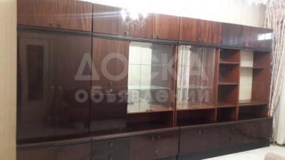 Продаю срочно стенку полированную, темный орех, дешево.