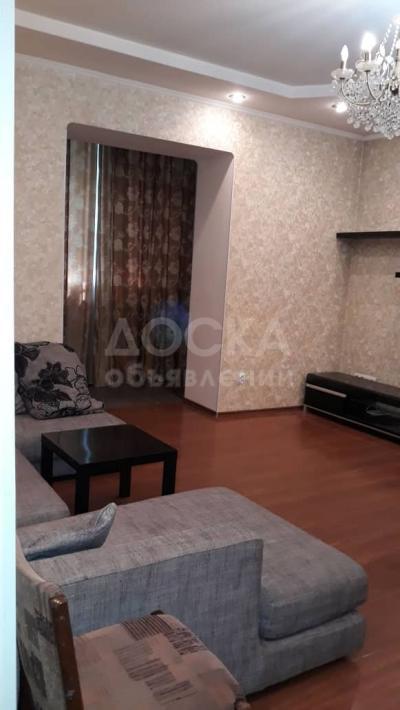 Продаю 3-комнатную квартиру, 70кв. м., этаж - 1/2, На против Азия - Мол..