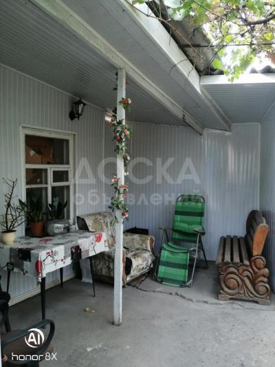 Продаю полдома 3-ком. 59кв. м., этаж-1, 3.5-сот., стена другое, Тыныбекова.