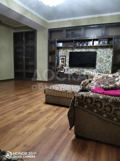 Продаю 4-комнатную квартиру, 126кв. м., этаж - 8/10,  ул.Киевская, 114/1 (Киевская – Тоголок Молдо).