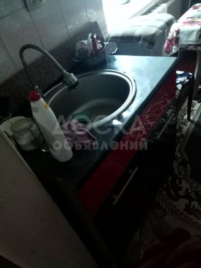 Продаю дом 3-ком. 80кв. м., этаж-1, 5-сот., стена кирпич, Каховская 47.