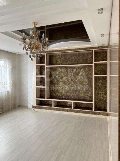 Продаю 4-комнатную квартиру, 120кв. м., этаж - 3/7, Советская / Усенбаева.