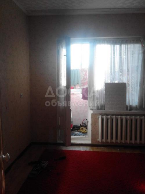 Продаю квартиру 2-ком., 50кв. м., этаж - 8/9, 7 мкрн.