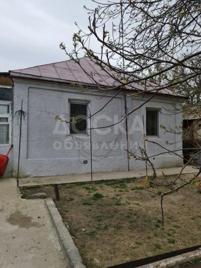 Продаю дом 4-ком. 57,19кв. м., этаж-1, 10,9-сот., стена кирпич, с. Садовое, Учхозская 35.