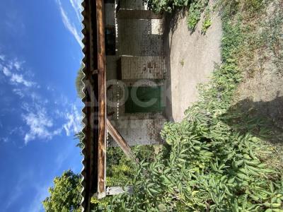 Продаю складское помещение 2 склада: 340кв.м 200кв.м. Общая площадь 1500кв.мкв. м., По трассе Бишкек-КараБалта.