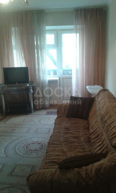 Продаю квартиру 2-ком., 40кв. м., этаж - 4/5, Бишкек.