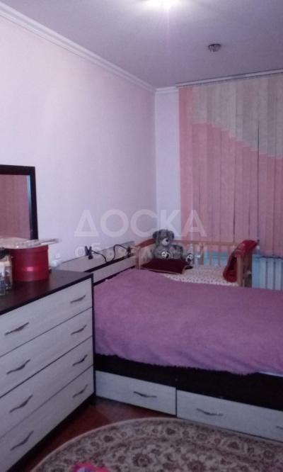 Продаю 2-комнатную квартиру, 49кв. м., этаж - 1/5, Тихий центр.