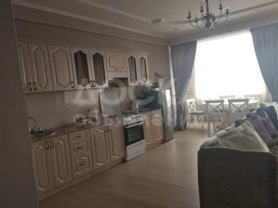 Продаю 3-комнатную квартиру, 117кв. м., этаж - 10/10, Центр.