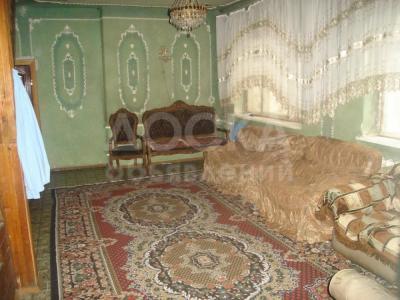 Продаю дом 10-ком. 1кв. м., этаж-2, 1-сот., стена кирпич, Кока кола.