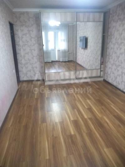 Продаю 1-комнатную квартиру, 32кв. м., этаж - 3/5, 8 мкр.