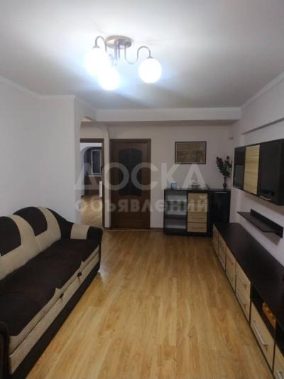 Продаю 3-комнатную квартиру, 69кв. м., этаж - 5/5, Киевская.