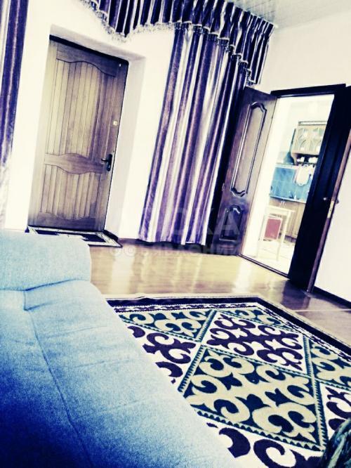 Продаю дом 5-ком., 170кв. м., этаж-1, 20-сот., стена кирпич, село Чымгент.