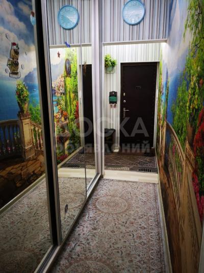 Продаю 4-комнатную квартиру, 102кв. м., этаж - 3/9, Алма-Атинская / Ахунбаева .