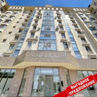 Продаю 5-комнатную квартиру, 303кв. м., этаж - 10/10, пр.Мира 96/1 (р-н отеля Ак-Кеме) .