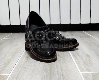 Туфли лоферы чёрного цвета (лаковые)