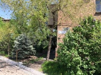 Продаю 2-комнатную квартиру, 40кв. м., этаж - 4/4, Токтоналиева 50.