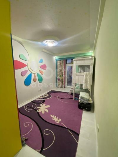 Продаю 3-комнатную квартиру, 90кв. м., этаж - 9/10, молодая гвардия.