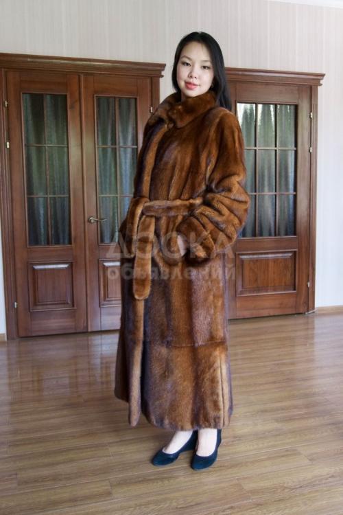 Продаю шубы. норка-2500 $ и бобер 1000 $