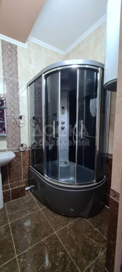 Продаю 2-комнатную квартиру, 75кв. м., этаж - 9/10, физприборы.