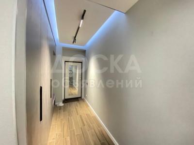 Продаю 3-комнатную квартиру, 104кв. м., этаж - 6/10, старый аэропорт.