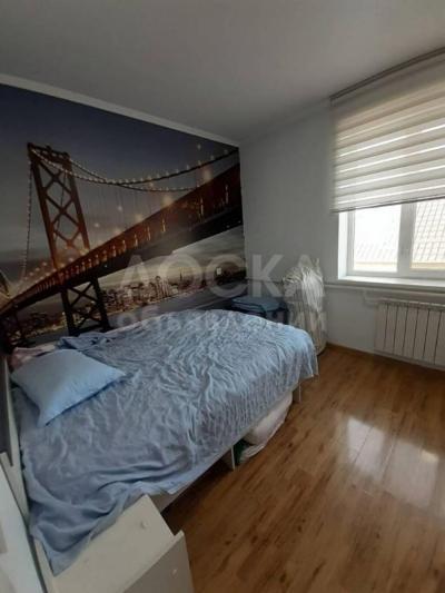 Продаю дом 5-ком. 200кв. м., этаж-2, 6-сот., стена кирпич, Ак-Орго.