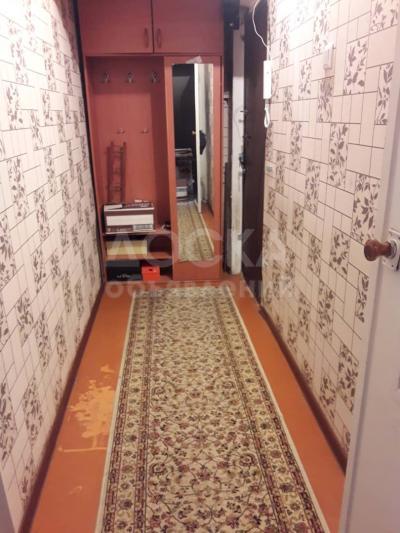 Продаю квартиру 1-ком., 32кв. м., этаж - 4/4, 10мкр.(по Советской).