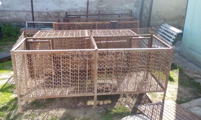 Продаю клетки для кроликов, 3 шт, фото внутри