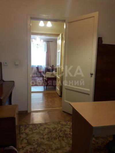 Продаю 3-комнатную квартиру, 68кв. м., этаж - 1/3, Табышалиева/Киевская.