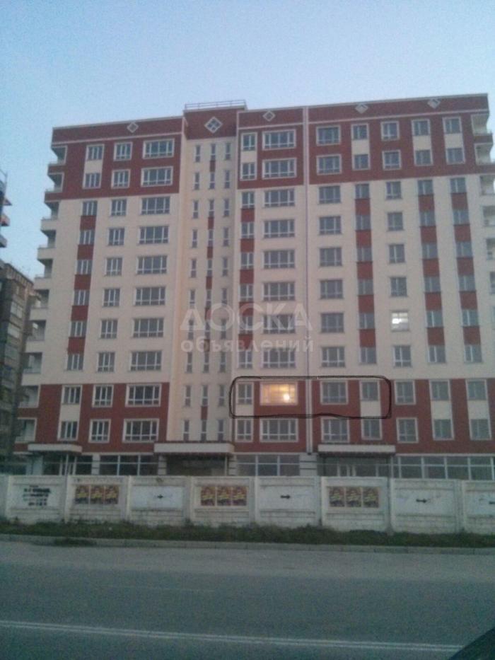 Продаю квартиру 2-ком., 64кв. м., этаж - 3/9, Ахунбаева/Джал 23,