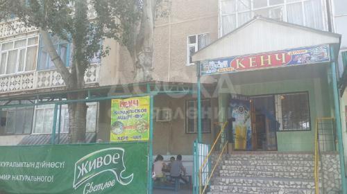 Продаю коммерческую недвижимость торговые помещения 60кв. м., Город Токмок, 1 мкр..
