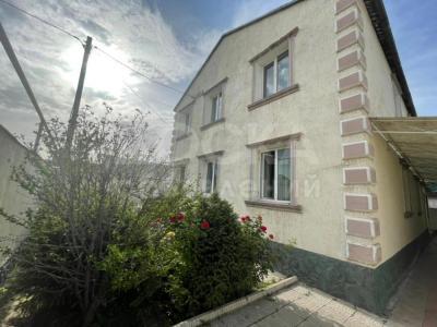 Продаю дом 7-ком. 280кв. м., этаж-2, 7-сот., стена кирпич, мкр Кок жар.